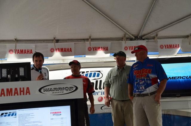 00017CD3-5238-4B3D-B512-F3A125B58C90