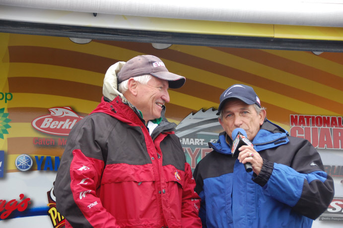 001AEF93-5E70-4AE3-8450-2ACA7BF3D20E