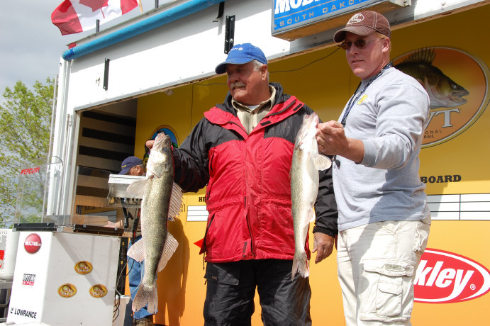 003F08AA-12E4-44C6-94F5-648BDEBA64FB