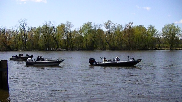 004DCFE9-DD5C-45F0-8C04-7B06B7E761FB