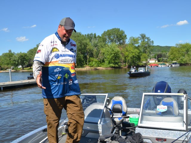 0097E8F1-B381-46C1-B96B-CACA1848DF63