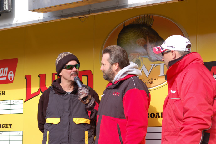 00BFF6B9-31F2-408D-8E30-ED7FF3A22653