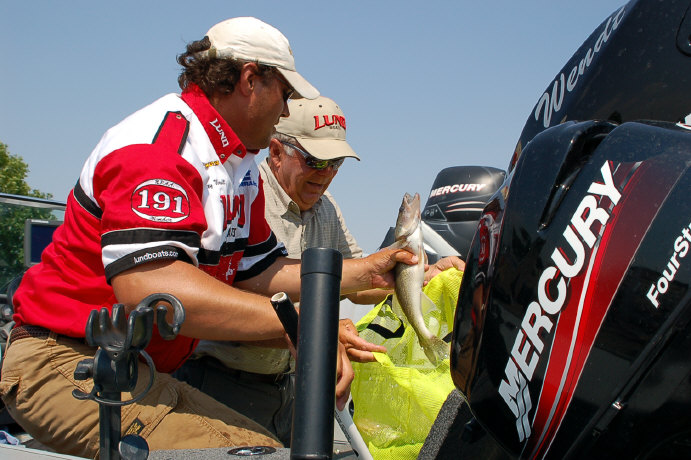 00CBE87A-65F0-4D01-ABD2-046B84378DAF