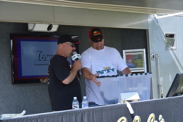 00F86EC8-94D9-4E97-9F8A-32E3485FDFC9