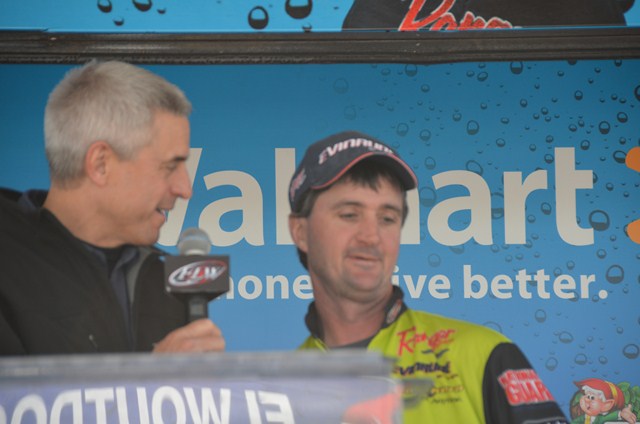 01EC2611-3CA0-4509-9A32-6312D327BCD0