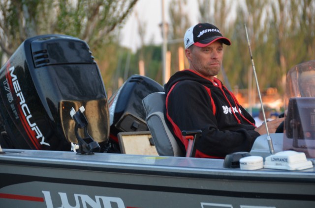 02A6CA8A-AA72-4007-BC0D-31F7F9434D2E