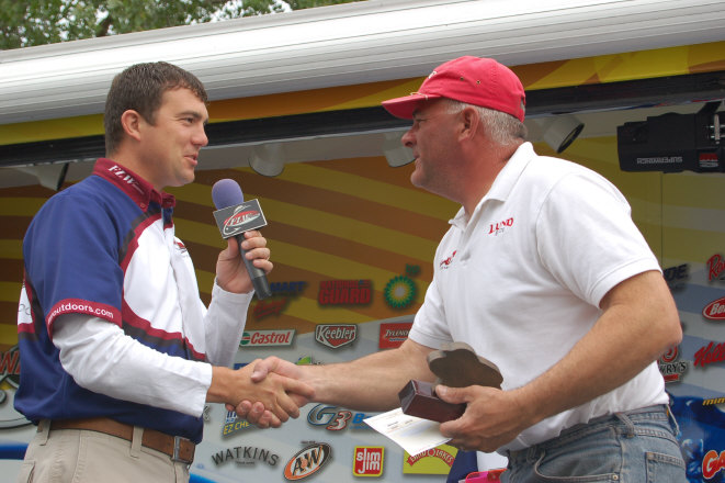 02E269F9-B1D8-4D53-B937-6F6AB0764EBC