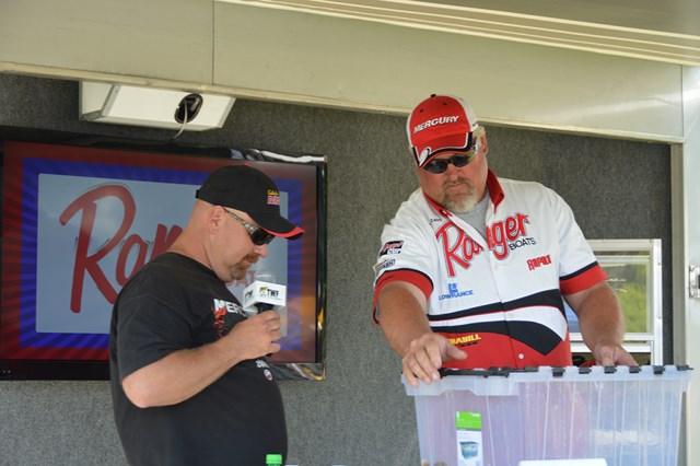 030EAE40-117D-4A41-8867-69358995BFD9