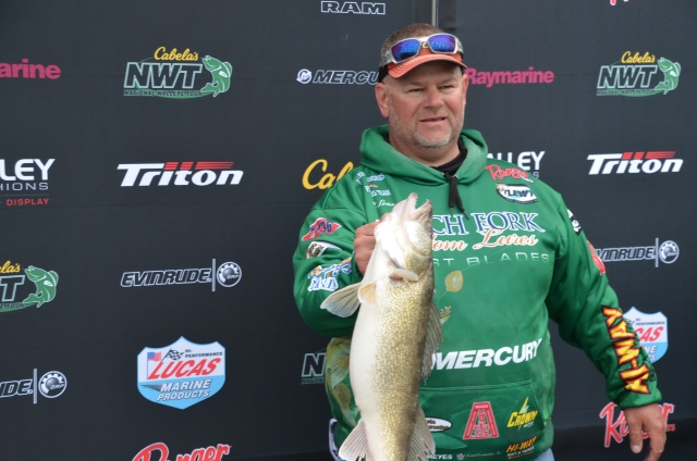 034D5AEE-7A4E-40E4-ACF5-92F28E83D5A7