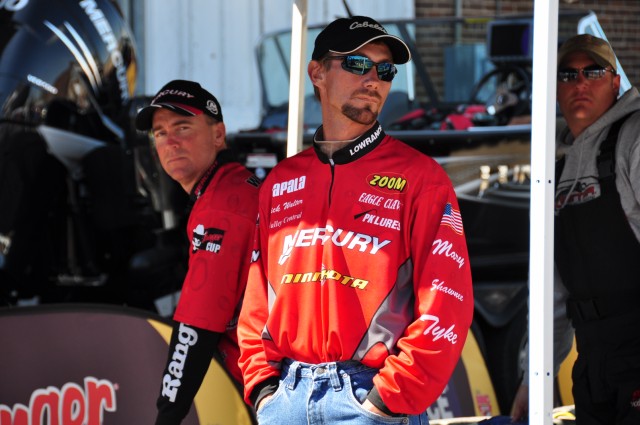 0373307B-FCCA-4DA3-B8B5-00584FDA0AD5