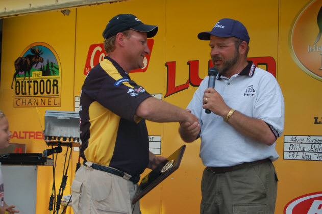 03B39952-9B05-4BAA-B6C6-4F92E70E0A48