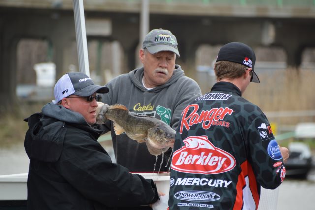 03BAA558-CF88-4A82-BF7B-309E42304AB2