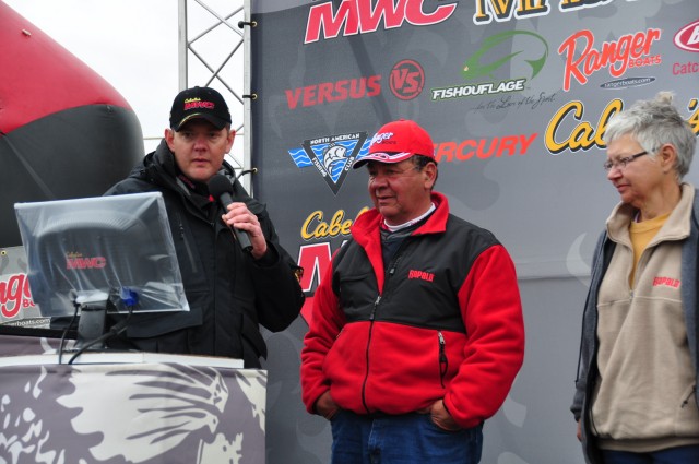 03C2F69B-7078-49D0-81D6-0C7CF2C3149D