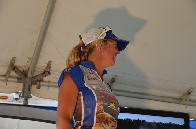 03C67EC2-7EDD-4628-9A4B-238DF0BE8046