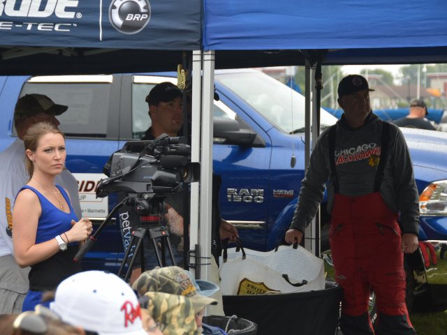 0402BFEF-62D0-4CF8-AEE6-0238E54E9D50