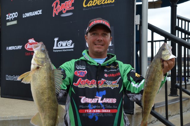 049AC624-E7B0-4063-9FCA-9898138511C6