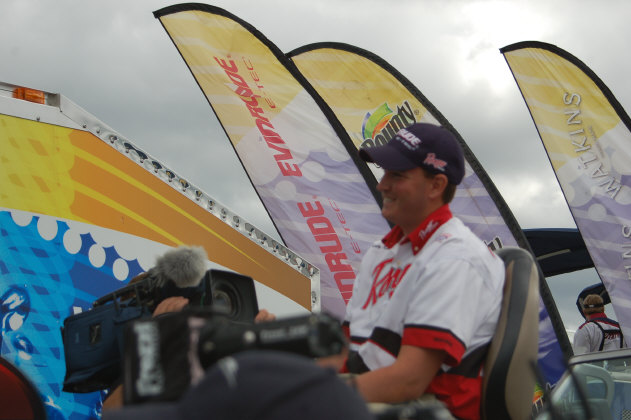 049DCB15-46C2-4078-B784-D0CAE5C12918