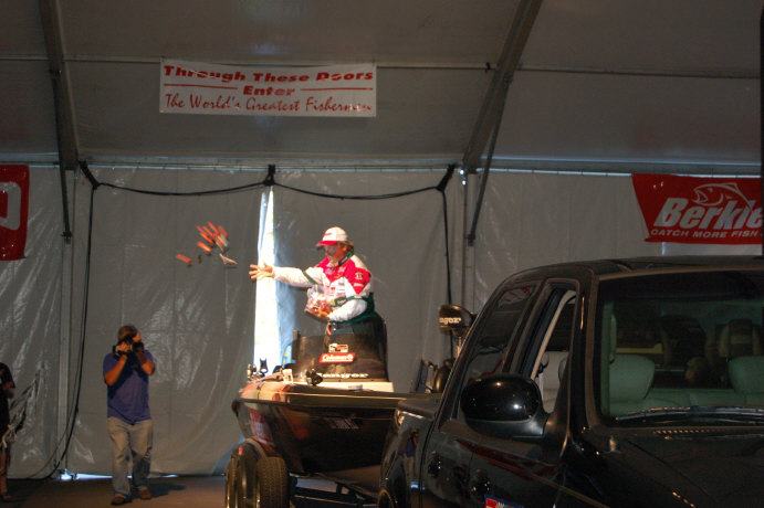 04A93B37-0536-436F-A669-7A62B7536AEB