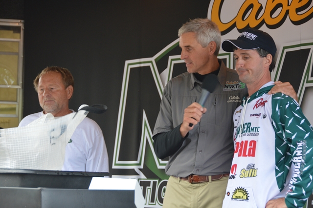 051D8CB0-76B2-4DA7-8606-3740C71FB653