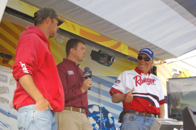 0529B543-E07D-4D2C-8E51-EDF20294C8A9