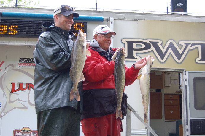 052C03E2-9F86-4D17-BB8F-33420099FA17