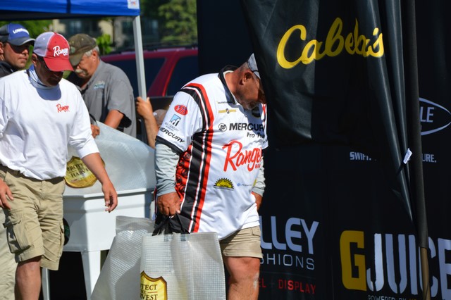 055B0471-E96B-4BE9-A463-C3697BE19250