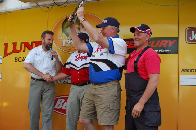 056C307F-DA0B-4966-B235-4ED55D2E1D91