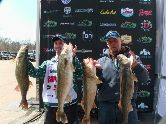 05DE3FCF-A28C-4E37-92F2-63B9945F70DA