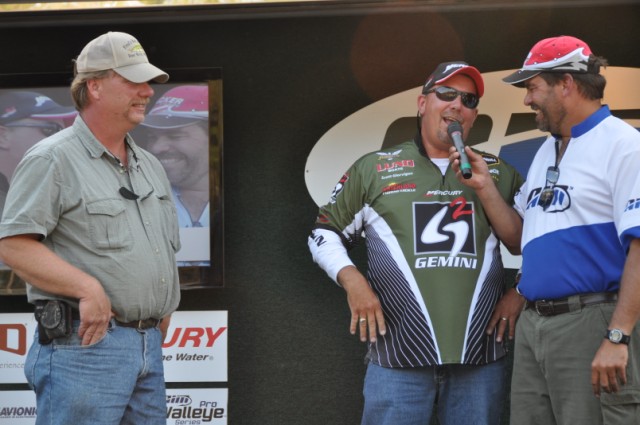 0609F15D-C387-4B06-94B2-82390C230785