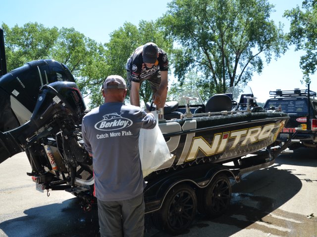 063F6994-B1AB-490F-9BFD-52708A317F8F