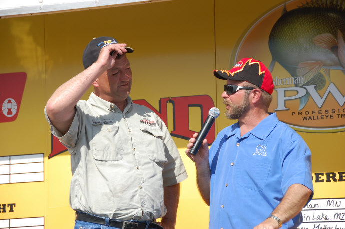 06E47E7B-6855-40F5-8216-A5ACCF236BBB