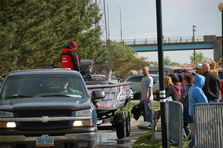 06F304D7-81EE-4943-B85B-EEEB2527F271