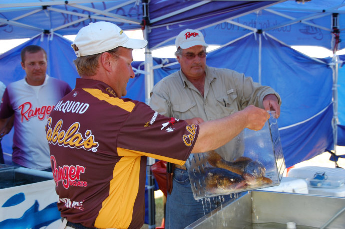 07AE5E94-EEBB-4E96-BA55-E2627E77B95E