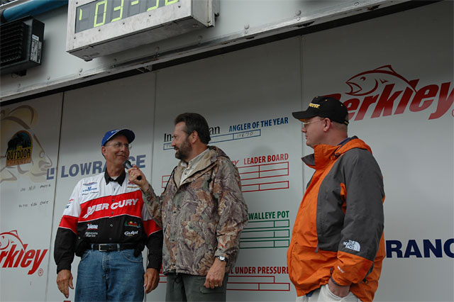 07CE8338-F34D-449D-B780-334C4DF7723C