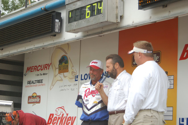 08ABE470-5B01-4C27-982E-3E4657B5483B