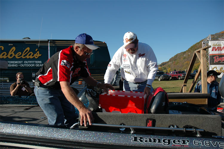 093E40C0-5FA8-4C10-9417-80789FF0F4B4