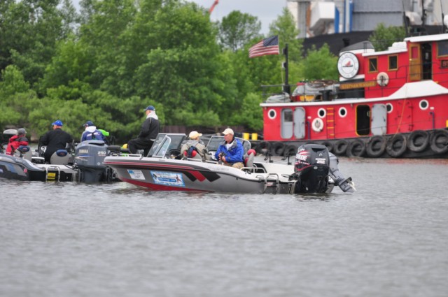 09961DC4-9635-45B2-8A16-C832EB08D044