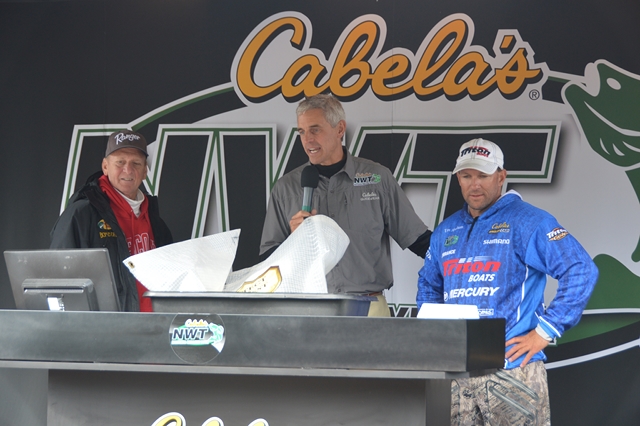 09B3228D-4FF9-4F0B-8981-F8356A9670A3