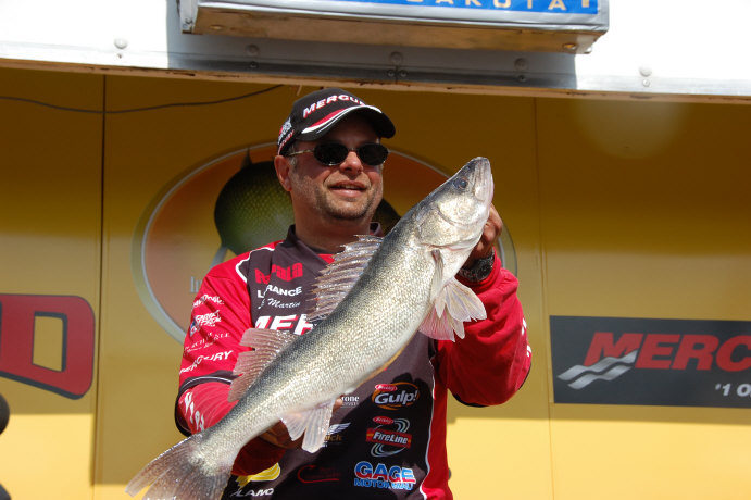 09B3647A-C66E-4D2A-8954-058752A29B64