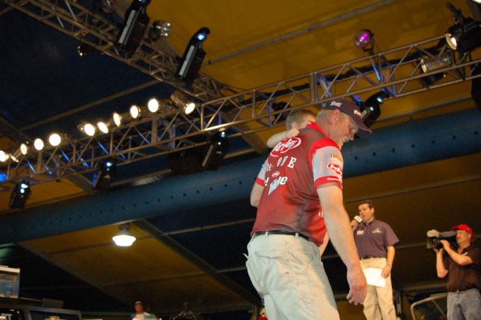 09CB64D6-A7BD-4636-AEC0-E27B32AE2B47