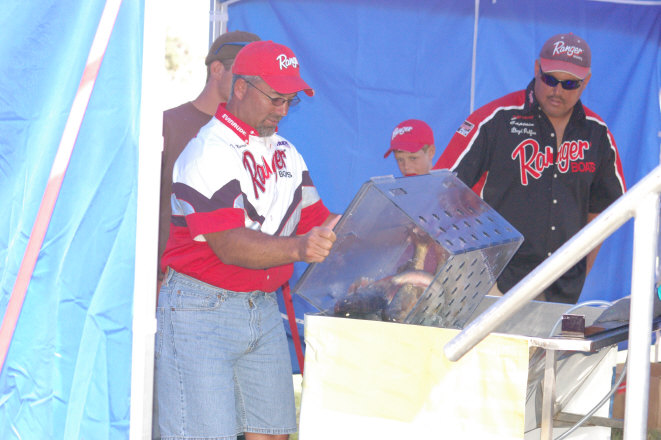 0ABC8230-D25D-4C53-ADBD-5C8EF165DFC2