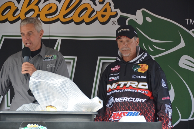 0B3D9855-8A3B-4DD2-B614-59BDB552AA82