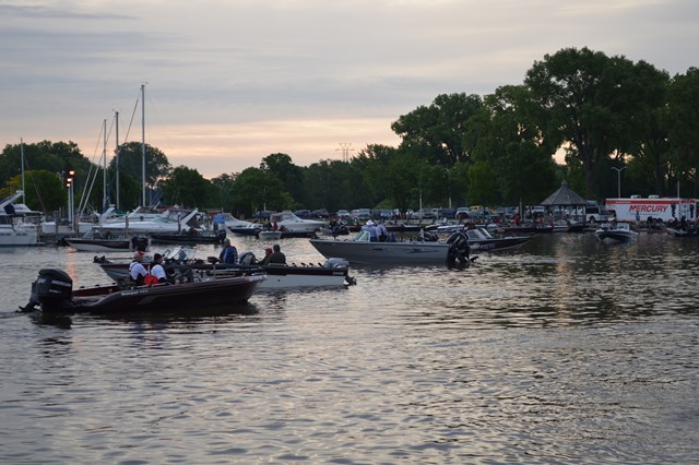 0B5CF8F6-CB4B-465E-B2B8-92C8B8AECB5E