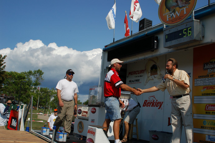 0BE28CB2-E087-4289-90D5-1E046824459E