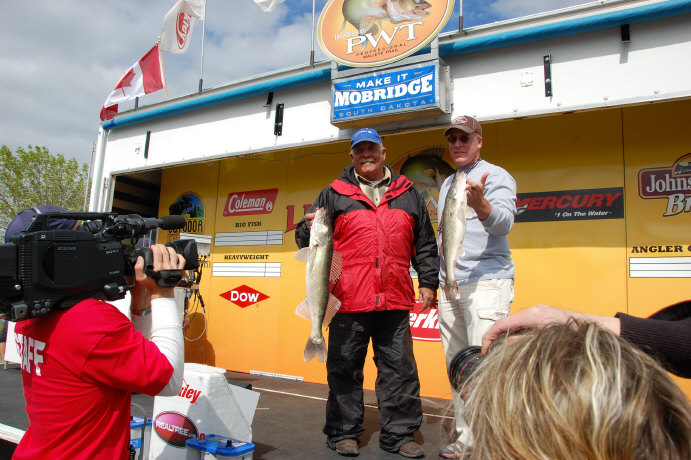 0C942269-5ADD-486C-863D-83E103FDB086