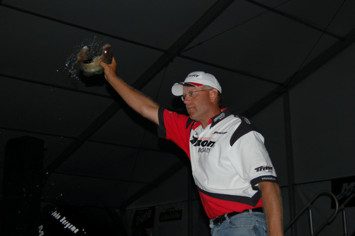 0C9CE823-4FA5-4B39-B8D5-D079C9BD8087