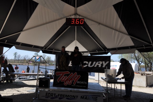 0CA1E5BA-30BC-41FE-8433-8D8B4B873D6E