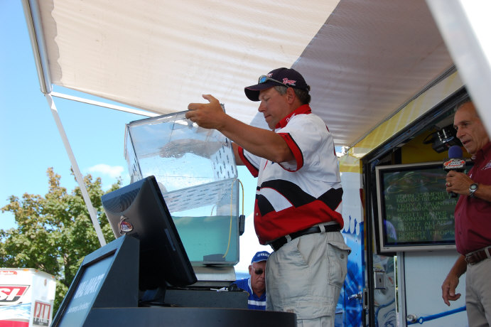 0CD50E0B-6FB1-4AFD-8CF4-427321D9A5C1