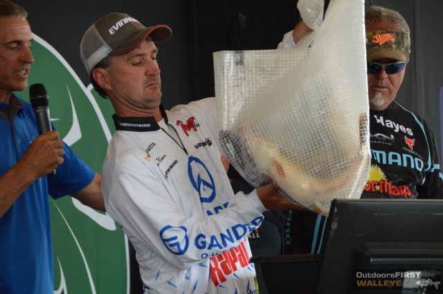 0CE8A566-6548-45BD-8580-314623359935