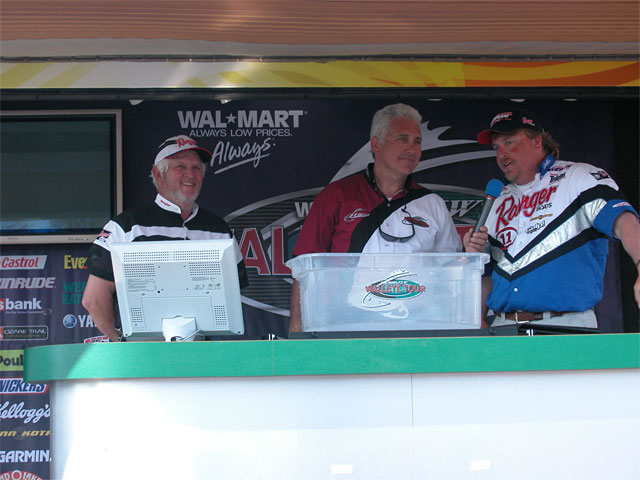 0D16A63D-A130-4199-98E1-3022B168EC3F